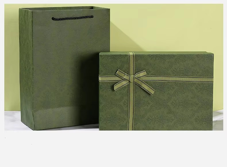 green-gift-box-d2.jpg
